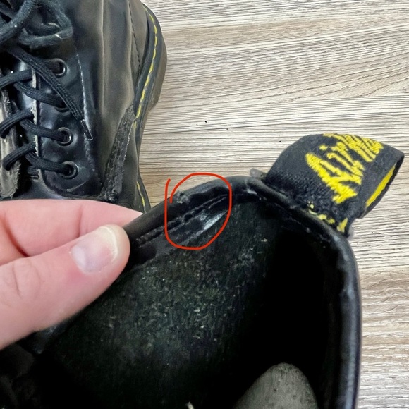 Dr. MARTENS Made in England Black Leather Combat Boots Women's 10 Vintage
Grunge - Picture 13 of 14